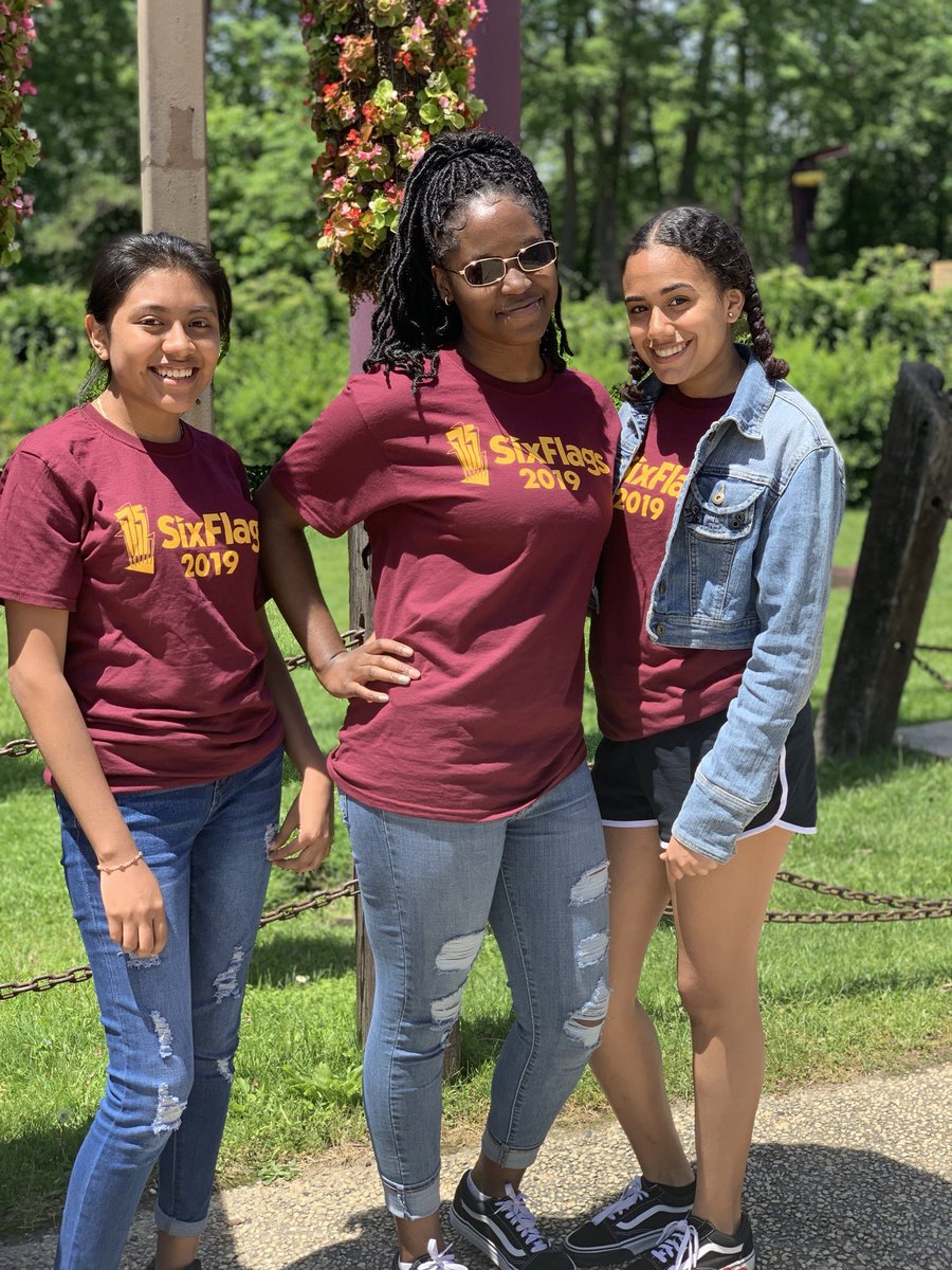 vales_l's tweet photo. Our students and staff had a great time at Six Flags Great  Adventure! https://t.co/hAtBqTDa13