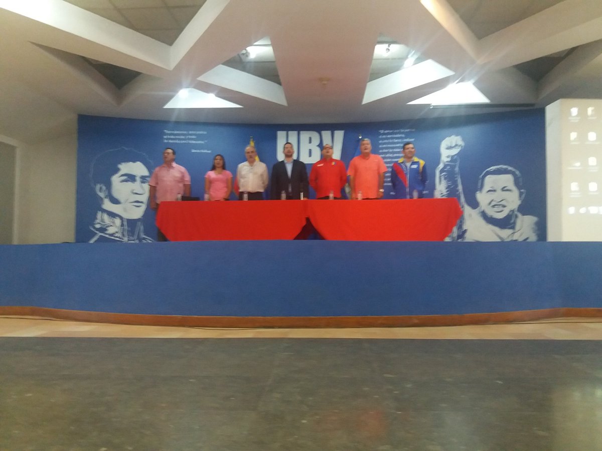 FtuvNoticia's tweet photo. #Hoy #EsNoticia en la #UBV se realizó el Congreso de trabajadores Constituyente del sector universitario para impulsar la transformación universitaria #UniónYLealtad  en todos los sectores de nuestras universidades  #JuntosSomoMas #Venceremos https://t.co/OxRM4PItTT