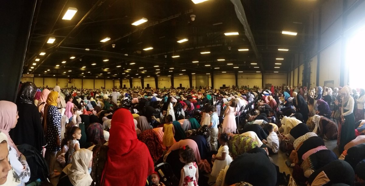 teachmkhan's tweet photo. #EidAlFitr #EidMubarak #Muslimteacher #diversity @wcpssmagnets @GreenESLeaders @lbrscully1 https://t.co/EDU9aHnEdT