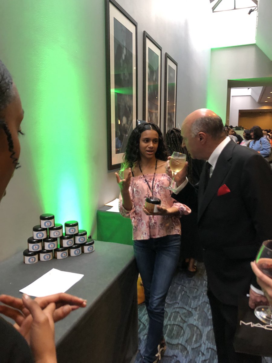 kevinolearytv's tweet image. Having a blast here at Build in Boston!! The #buildfest Pitch Challenge celebrates the culmination of a year of hard work by ninth-grade students, &amp;amp; the power of entrepreneurship! I’ve been watching the top 3 teams practice &amp;amp; these kids are ready for @ABCSharkTank!