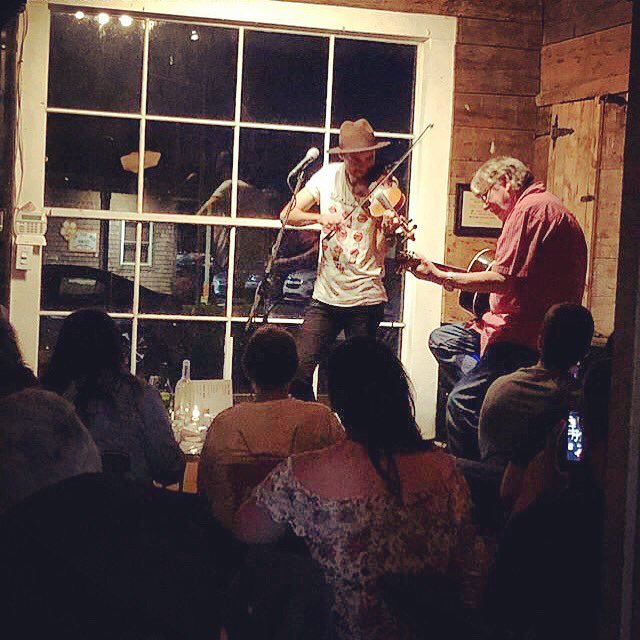 timchaisson's tweet image. Thank you @trailsidemusiccafe and everyone who came out! Three sold out nights in a row 🙏🏼😁 It was cool to have the ol man up for a few tunes last night too.  
It’s literally the best venue (food, drinks, vibe, staff, everything)!
📸 @ShannonPratt