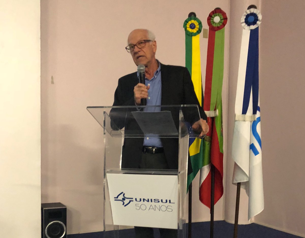 SPI_UNISUL's tweet photo. Professor titular de Saúde Pública da USP, Dr Arlindo Philippi Jr, está ministrando neste momento, sobre a Interdisciplinaridade, Internacionalização e Interação
Venha participar conosco!
Estamos ao vivo no canal da Unisul Virtual no YouTube.
#seminario https://t.co/oSSrKZmxSc