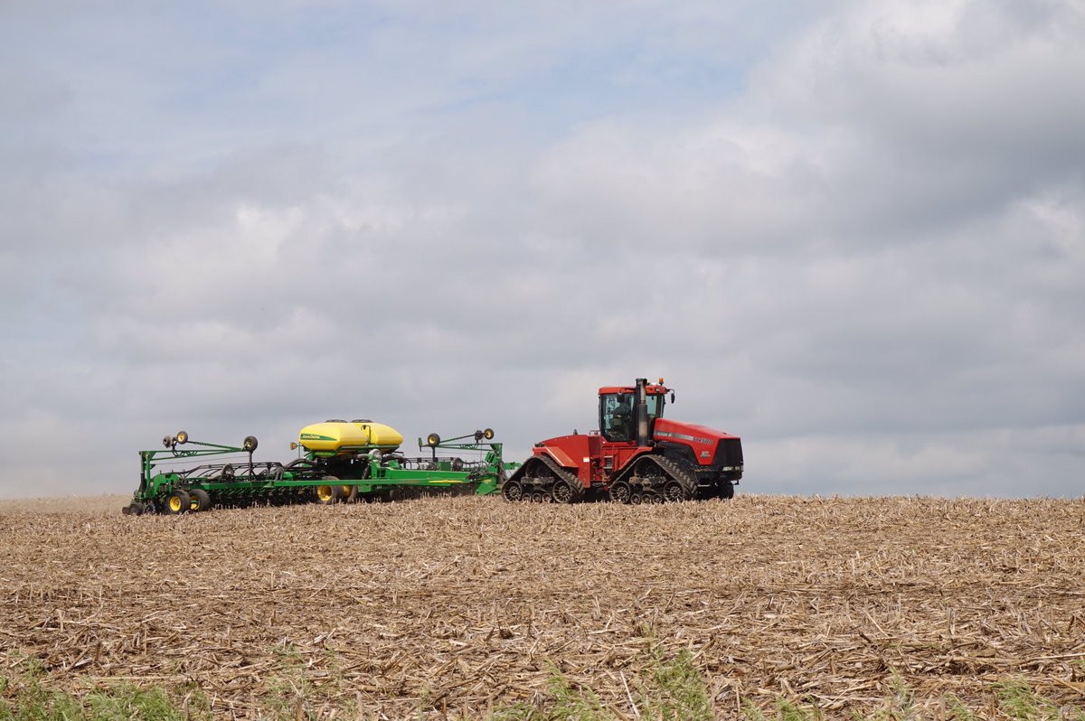 KeyCooperative's tweet photo. Rolling again... finally!                             #Plant19 has resumed and beans are in the ground by Lynnville! https://t.co/LFScSnxNWQ
