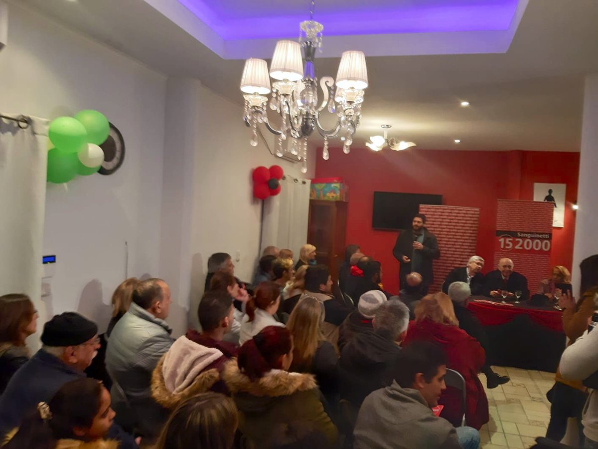 Tabareviera's tweet photo. Muy buena reunión en Lezica organizada por #Lista152000, @JuriAdrian. Junto al #PresidenteSanguinetti https://t.co/V6RCVZRedD
