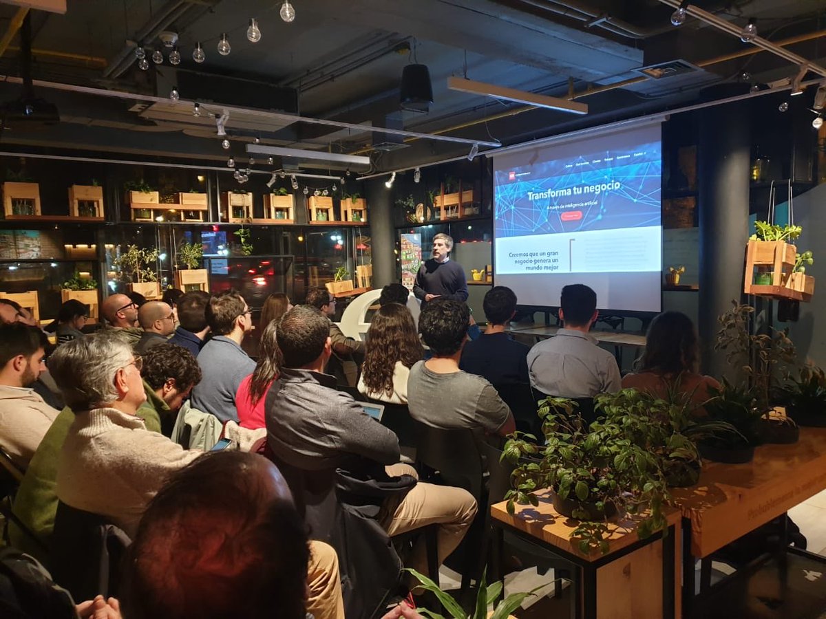 endeavorchile's tweet photo. Charla de Inteligencia Artificial dictada por Francisco Sandoval, Emprendedor Endeavor y fundador de I2B Technologies https://t.co/oHCh3GJOS4