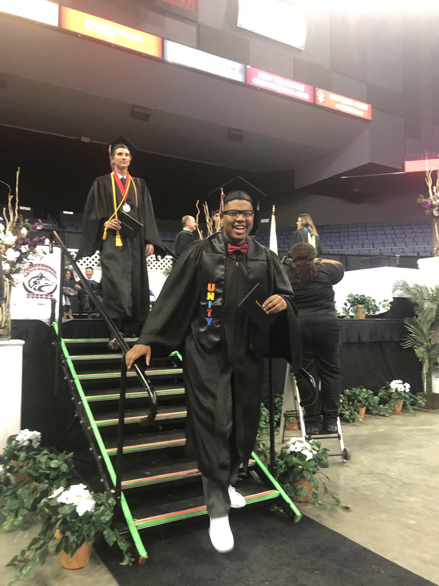 JsNJourneys's tweet photo. Sheer joy that is much deserved. Class of 2019 #Cen10 🎓 https://t.co/R4sFU3LBhx