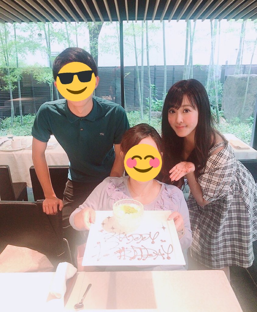 公式 山本ひかる Pococha毎日配信中 先日は母の誕生日だったでござるよ 愛する家族と過ごせる時間はとても幸せな時間なので大切にしたいとおもいます 愛しの弟は私より全然大きくなっちゃって信じられないけど可愛すぎて