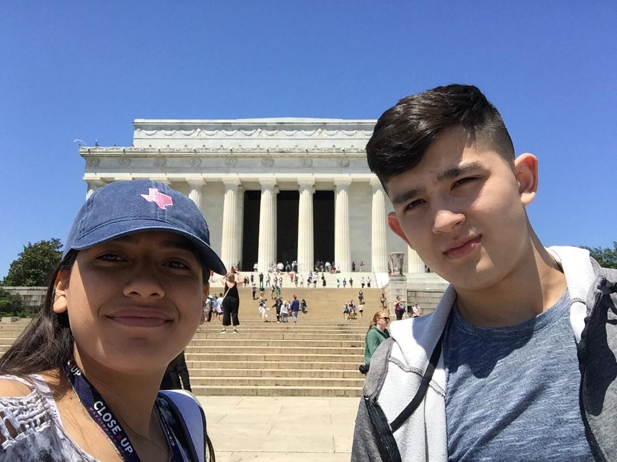 mrs_kings_class's tweet photo. Such an eventful day for KHS students - Washington Monument, Lincoln Memorial, &amp; WWII Memorial.
@KingHSPanthers 
@SISDMultiPrgms 
@SheldonISD 
@Region4ESC 
@CloseUp_DC https://t.co/KULUWWcBpy