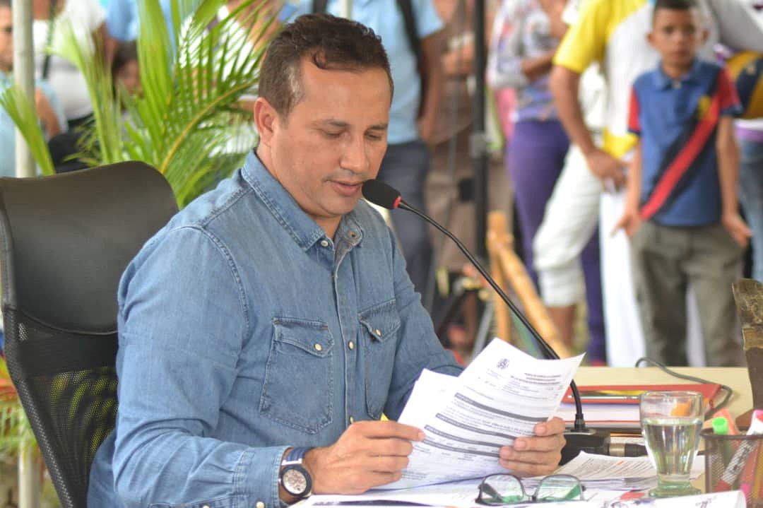 Anunciamos al pueblo de Guárico la aprobación de recursos por parte del presidente <a href="/NicolasMaduro/">Nicolás Maduro</a> para financiar tres importantes proyectos en el área productiva:

1. Activación de producción porcina iniciando con 1500 lechones por en Camaguán con una inversión de 171.000 Euros.