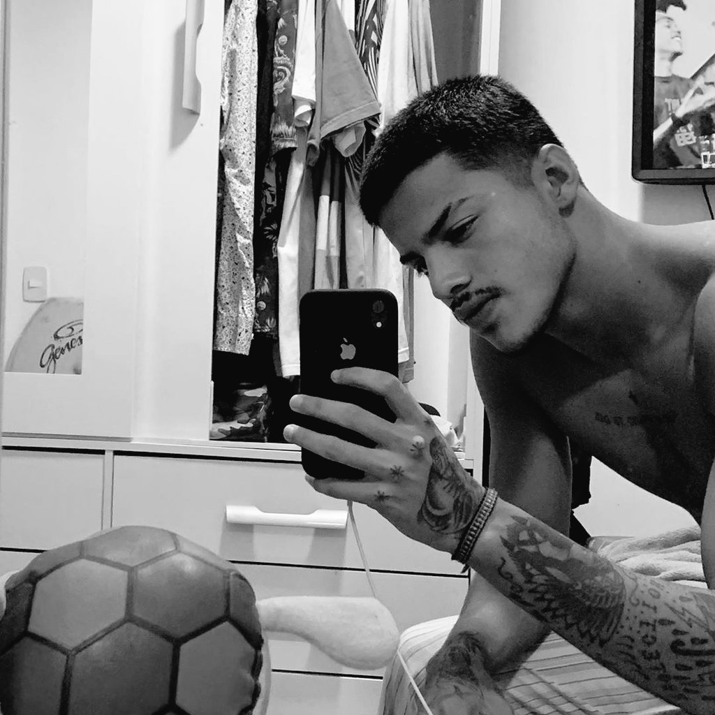 ig66r's tweet image. com todo respeito dona, a tua filha me adora 🤤