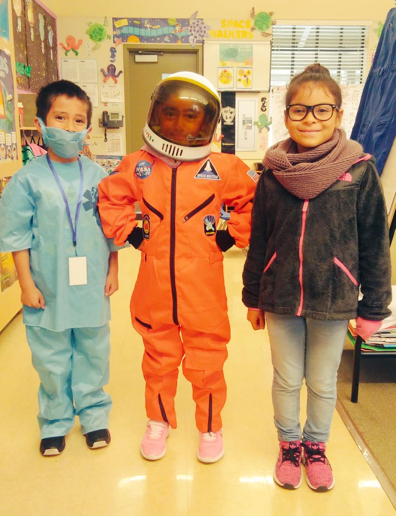 aguilar_1st's tweet image. Thank you to all the presenters that came to Career Day @3Rscholars. We learned so much. #SPCAmc #BragaFresh #CCVNAHOSPICE