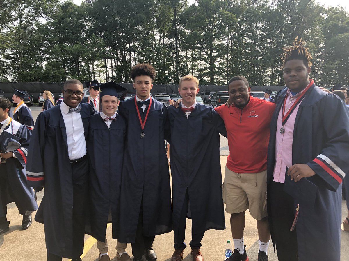 CoachSherm5's tweet photo. Winningest class in @PatriotHoops history. Thank you class of 2019 for leaving the imprint of greatness, hardwork and dedication on our program @Devon_Parrish6 @HagenVandiver @jdamonsa @FlanaganGriffin @MarcusTaylor032  and Trey Simpson(not pictured) 🔴⚪️🔵🏀 #RedNation https://t.co/BIgZfziZzR