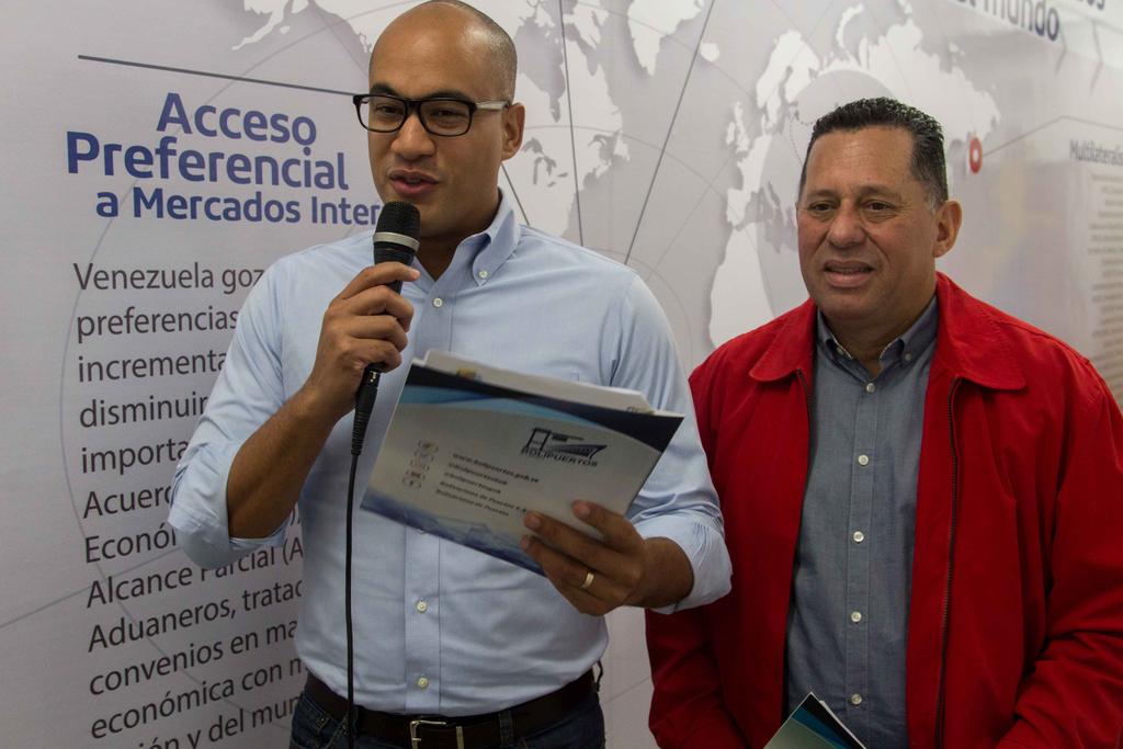 HectoRodriguez's tweet photo. Miranda está encaminada a ser el estado potencia exportador de Venezuela. Convoco a todos nuestros empresarios, productores y trabajadores a construir una nueva economía productiva y exportadora para la prosperidad de todas y todos. #MirandaProductiva #UniónYLealtad #4Jun https://t.co/FSKLvbN5At
