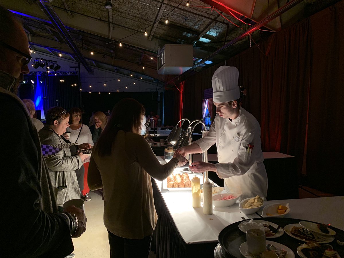 CFNU's tweet photo. True New Brunswick hospitality on display tonight at the Acadian Kitchen Party. Thank you for the fun night, @NBNU_SIINB! #Lead19 https://t.co/uMbiHgaWQU