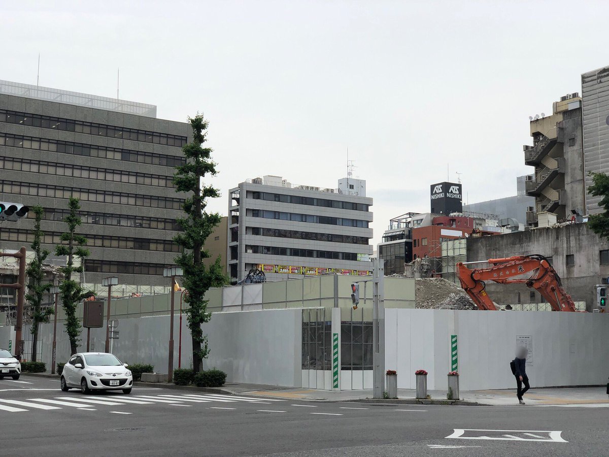 栄に 行こっ En Twitter 中区錦二丁目の三菱東京ufj銀行名古屋ビル 旧東海銀行本店 の解体工事 かなり進みましたね 栄プロモ