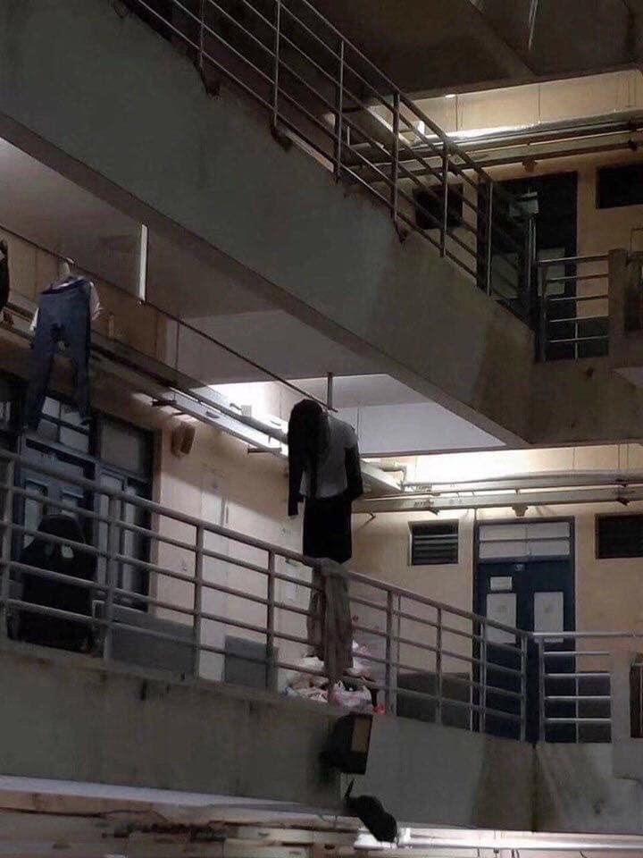 sharerie's tweet image. ใครสอนให้มึงตากผ้าแบบนี้..
FB : Kantatee