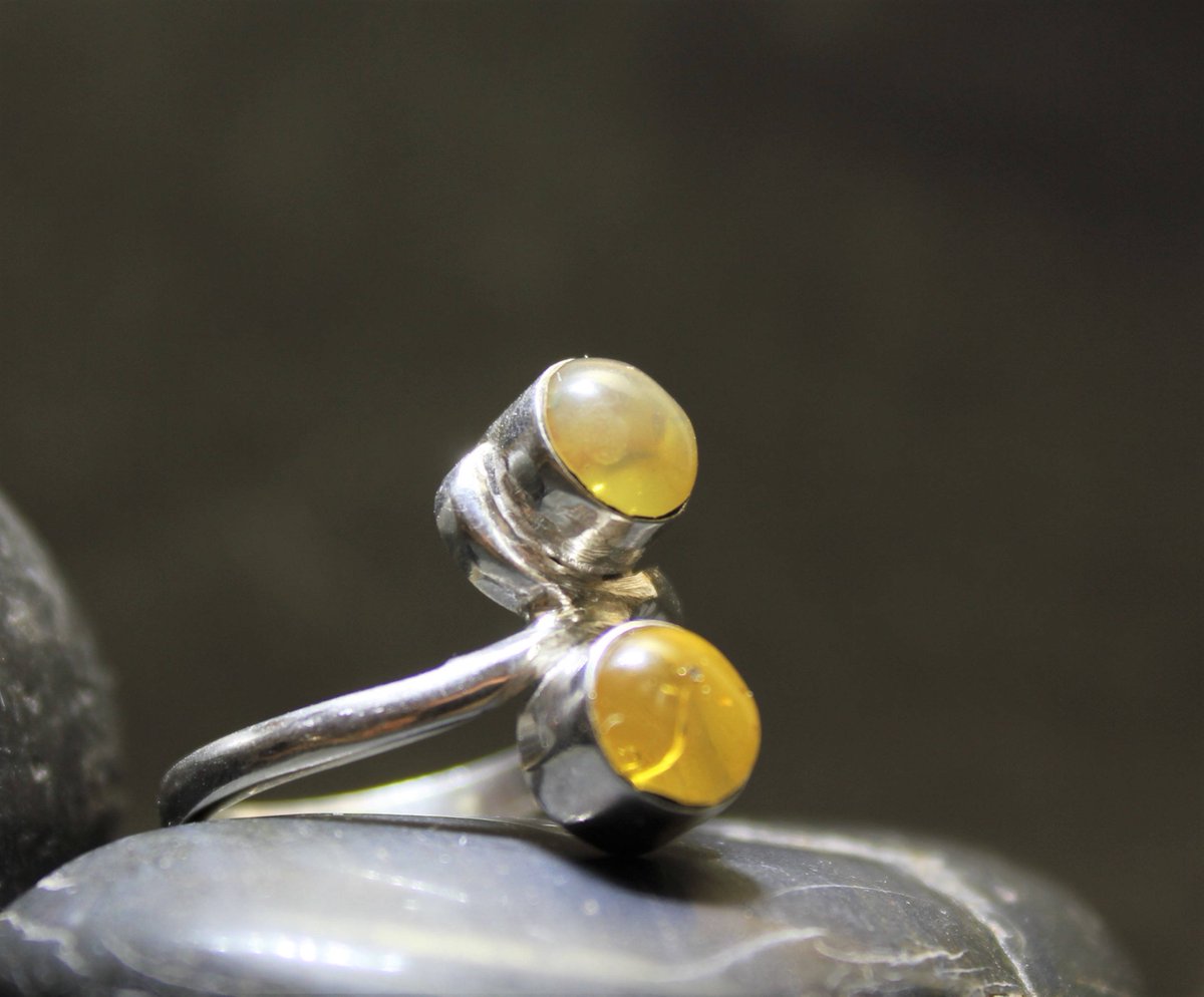 Yu2Xiaogang's tweet photo. Dominican Crystal Clear Blue Amber Sterling Silver 925 Ring round Shape Boho genuine multi-stone Size 8 15ct ancient green sea stone unique https://t.co/rAATTAPyXL #etsymntt #jewelry #larimar #fashion #MyBeachStore #boho #Etsy #SilverAmberRing https://t.co/jJUMRWdW5R