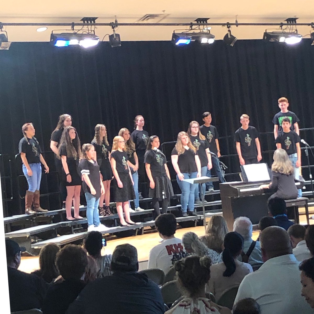 Had the pleasure of listening to our awesome choir students ⁦<a href="/Oakview_MS/">Oakview MS</a>⁩ tonight.