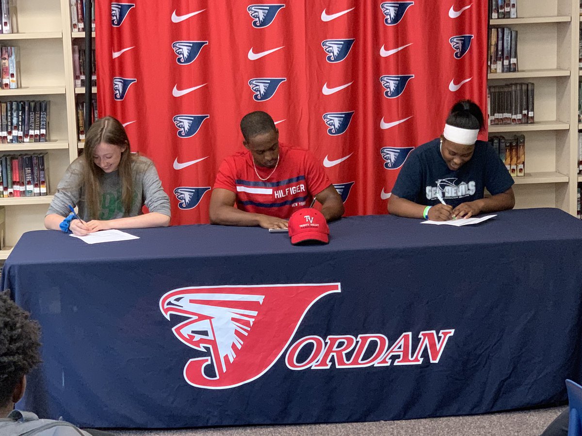 JHSFalcons's tweet photo. These seniors will graduate with options. Congratulations to Ana Hill, Kaleb Hall, and Kayala Hall on their signing day! #graduatewithoptions #WeAreDPS @DurhamPublicSch @JordanRunners @JordanFalconsFB @JordanFalconGBB https://t.co/kzWDdsg6lp