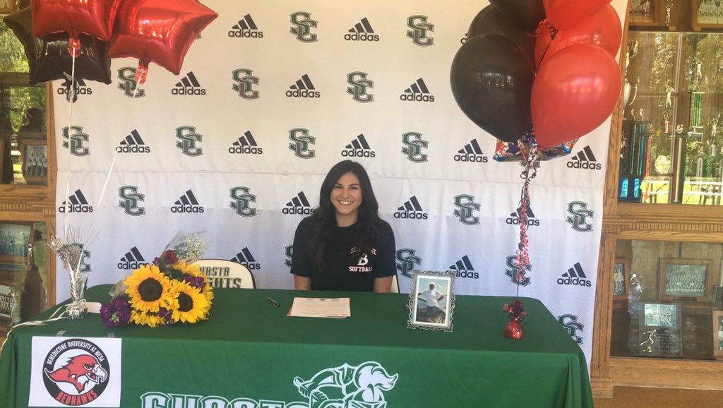 softball_BENU's tweet photo. Excited to announce @ericaparentt from Redding, CA is officially in the Redhawk Family! Welcome Erica! π
±οΈπ₯β€οΈ #naia #FlyRedhawksFly #family https://t.co/yA75S4Jm4j