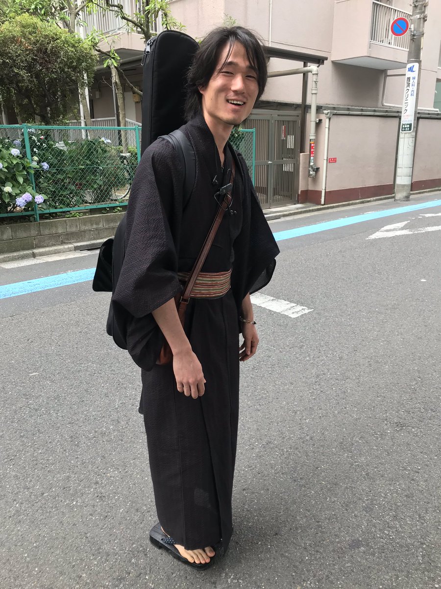 asgard0901's tweet photo. 朝から目立つ奴。 https://t.co/eTsVs4kLdV