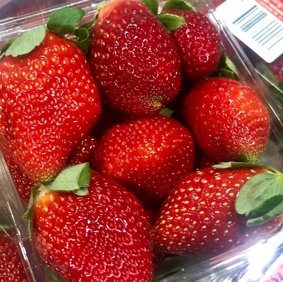 WAFresh's tweet image. The local strawberry season is still warming up and quality is already superb.
These beauties were grown in Wanneroo, and prices should ease in the coming weeks: wafresh.com.au/strawberry-pre…
• • • • •
#WAFresh #Perth #Strawberry #FreshFruit #HomeDelivery #BuyWestEatBest