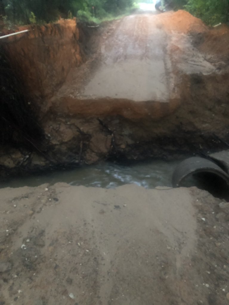 wadestanford's tweet image. Getting closer to a permanent fix to our road problem🤓 #RuralLife #RoadProblems #BigHoleInTheGround #EvilKnievel