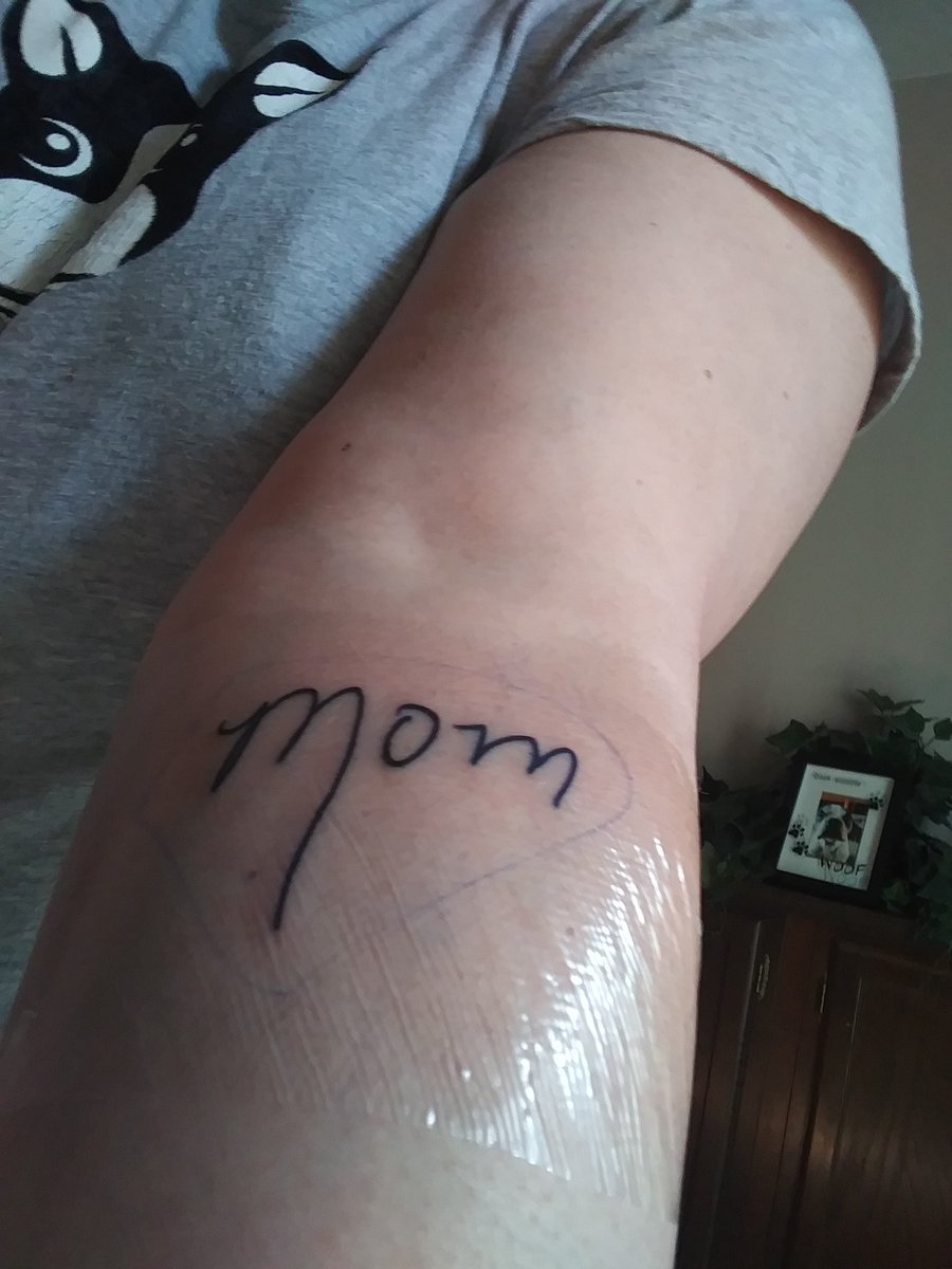 TribSportsLady's tweet photo. Got more ink today. Pulled my mom's signature off a card she had sent me #moretattoos https://t.co/FdC2hSiIkW