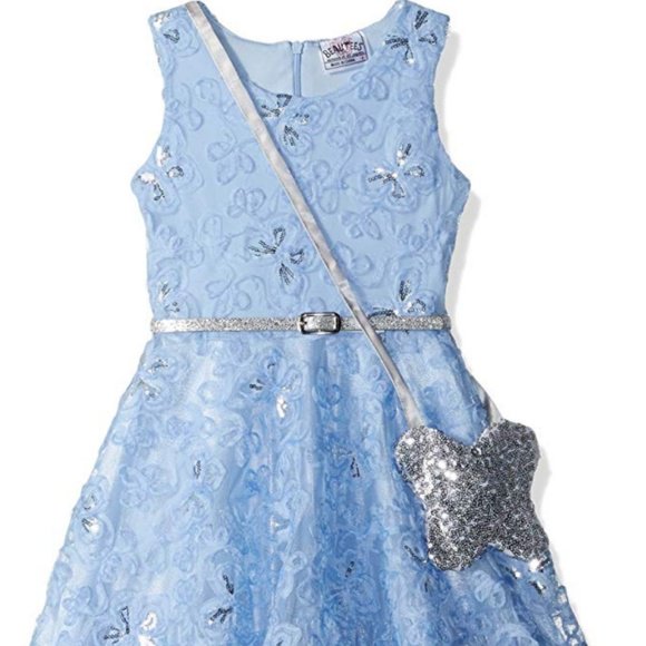 OgreCollectible's tweet photo. So good I had to share! Check out all the items I'm loving on @Poshmarkapp #poshmark #fashion #style #shopmycloset #beautees #chicos: https://t.co/dGwTPDN1Kz https://t.co/n7HwBCW4ll