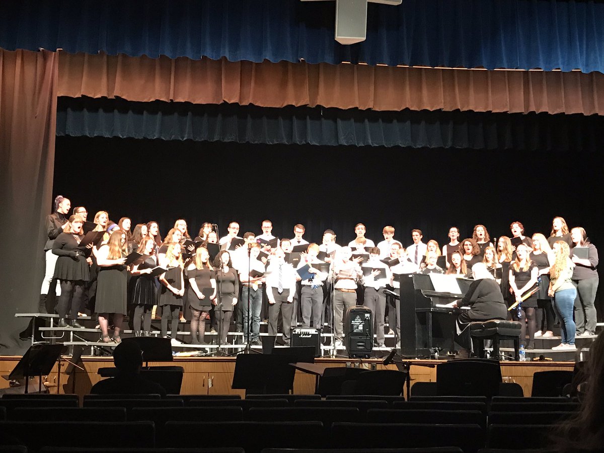 MWBandGuard's tweet photo. Congratulations to our Senior High Jazz band on a fantastic year end concert. A very special Thank You to their guest soloist John Viavattine. The Senior High Chorus was beautiful as well. Congratulations to all of our Seniors! #classof2019 #WildcatMusicians #PRIDEinthePaw https://t.co/lqPWAiHwP5