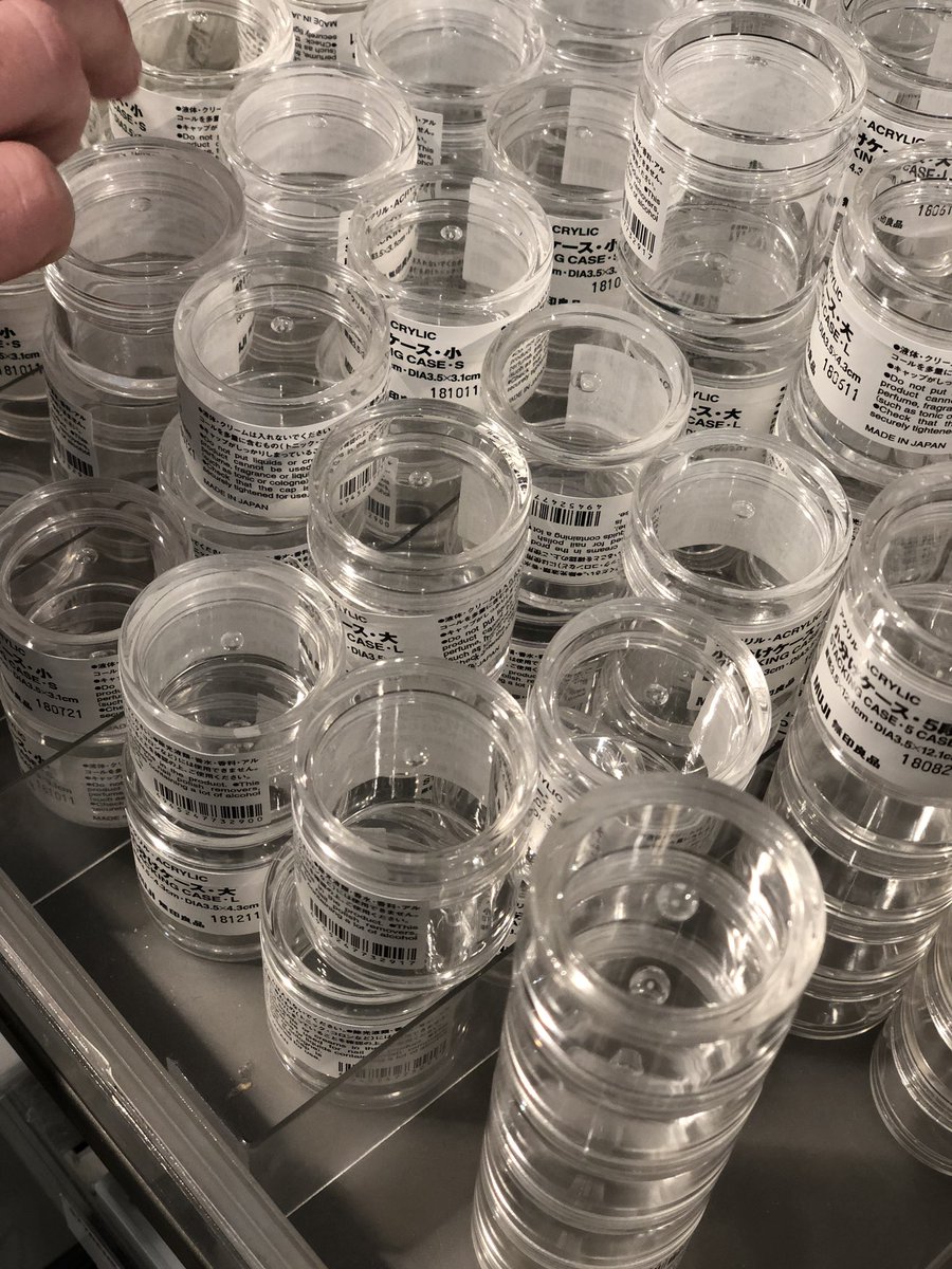 dhruvboruah's tweet photo. #Refill is great but not when we do this and not bother #Reusing since there is absolute no value to these mini #plastic containers #OnePlasticFreeDay
.
#PlasticHackathon #PlasticPollution #thethamesproject https://t.co/v82adueRCY