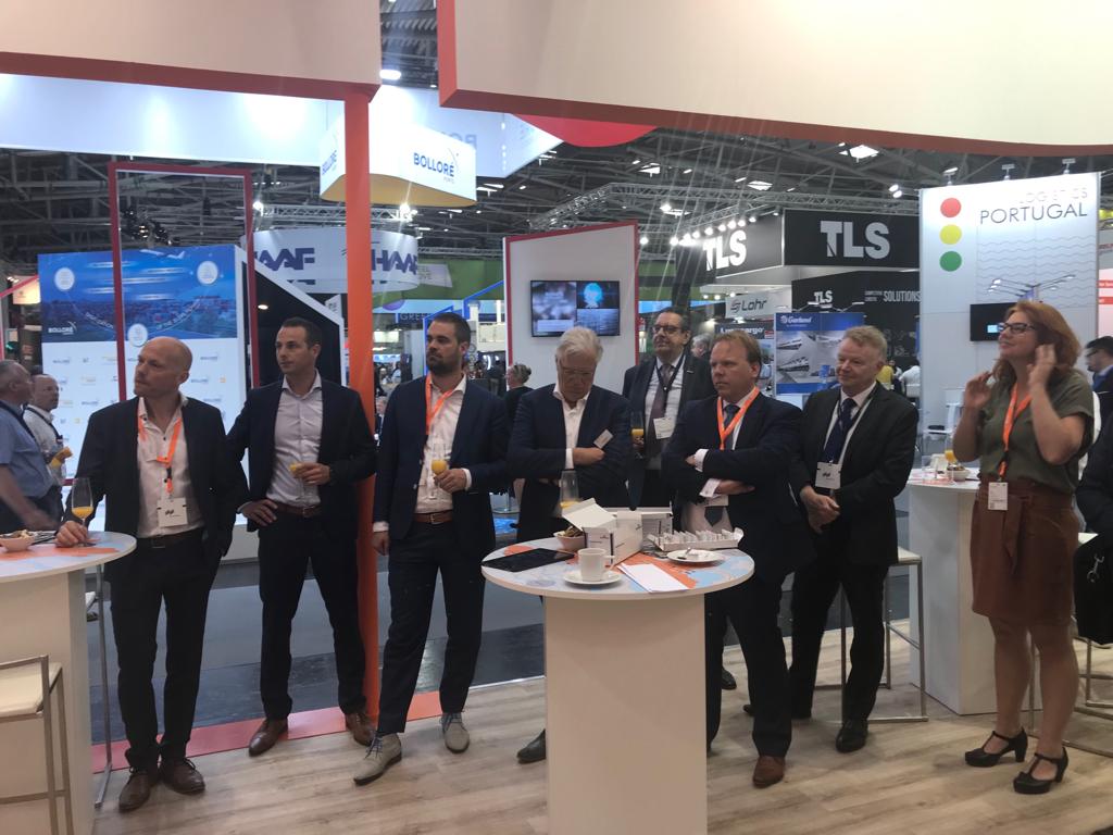 De aanloop naar de formele openingshandeling van onze #WestBrabantse triple helix stand #transportlogistic2019. Arn van der Vorst <a href="/MeeusGroup/">Meeus Group</a> spreekt namens de forse (13 ldv'ers) ondernemersgeleding. bit.ly/2PqEGDf