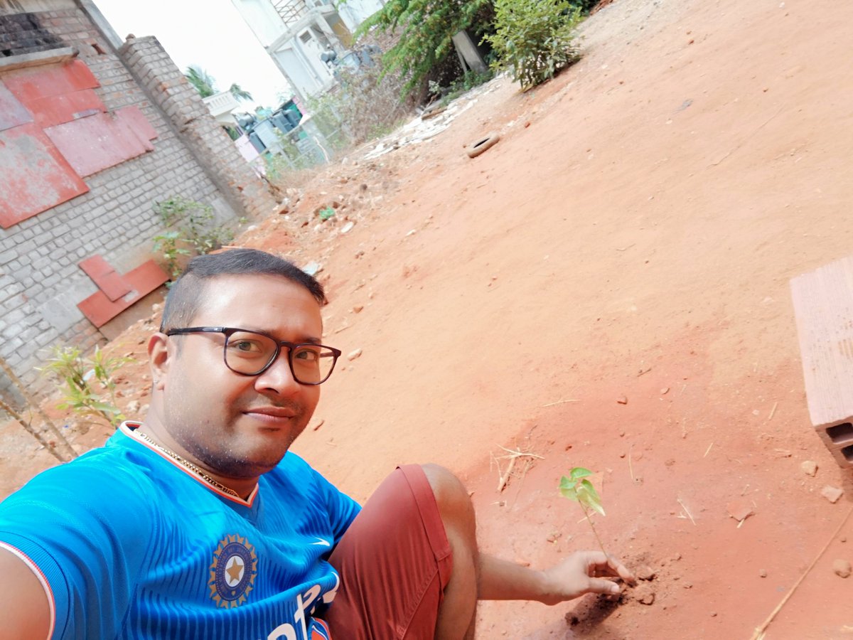 Som_TheBongGuy's tweet photo. @CorviLedLight For a good deed I'm planting a sapling 🌱
On this World Environment Day doing
#Contest #ContestAlert #WorldEnvironmentDay #becauseitmatters #corviledlight #RT #win
Join @KNayak70055145
@nandinidey20
@CD007_
@chilled_Sup https://t.co/sfytYl8UHK