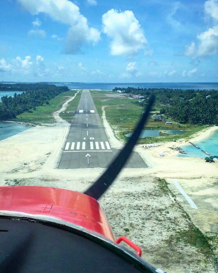 aaoamaldives's tweet photo. A mile of highway will take you a mile but a mile of runway will take you anywhere.
#learntofly #pilotlife #pilot #aviation #instapilot #avgeek #pilotseason #aeroclub #studentpilot #aircraft #cessna #pilotseye #pilotview #flighttrainning #pilotstyle #flightschool https://t.co/20pWYCDqS8
