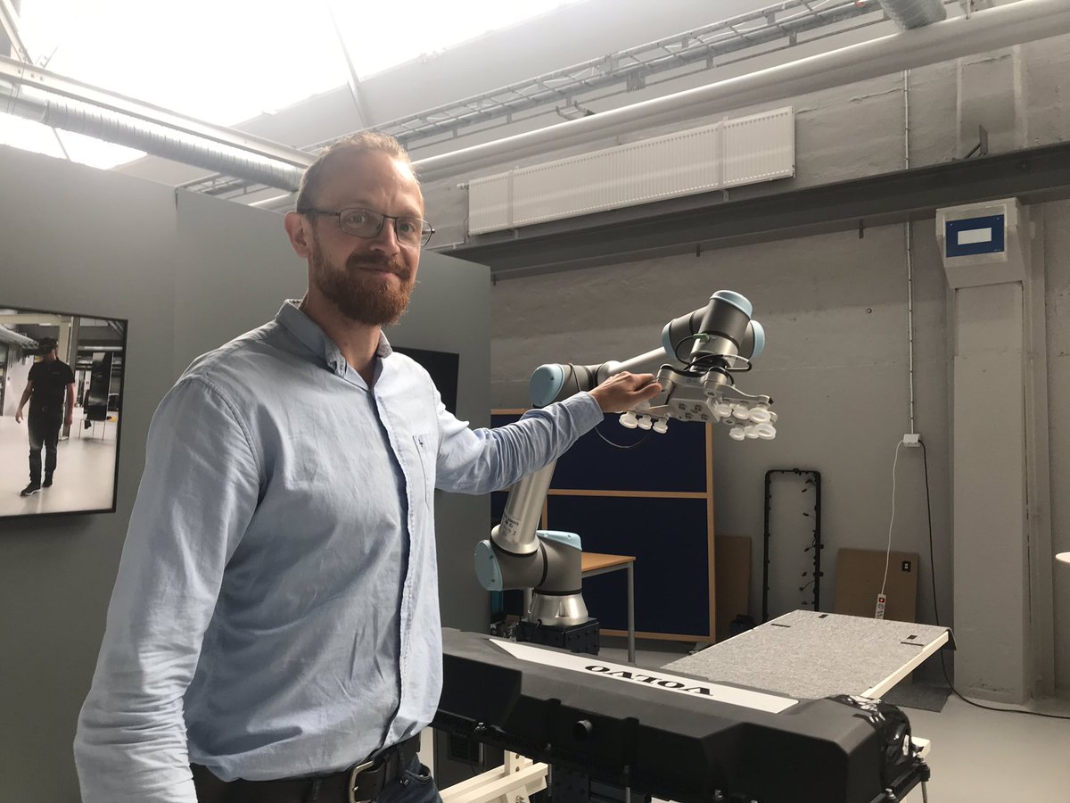 Patrik Gustavsson, Richard Senington and Niklas Land <a href="/INGSkovde/">Sch. of Engineering</a> <a href="/HogskolanSkovde/">Högskolan i Skövde</a> presenting their HRC research for the Swedish industrial-academic network for collaborative robots.