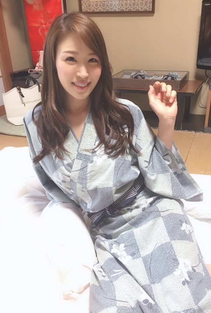 MOODYZ on Twitter: "今日は副担任の先生、凛音とうかちゃんと誰にも秘密の温泉旅行♪ せ、せんせい！おっぱい見えそうです！！ @rinnetoka…