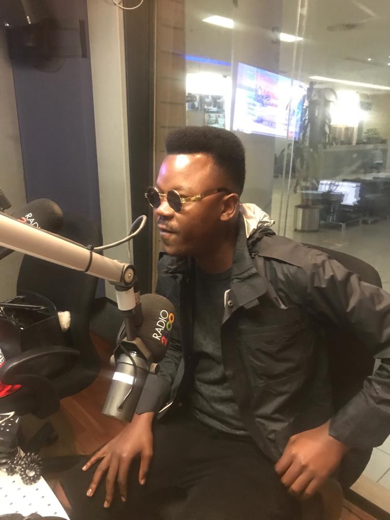 Radio2000_ZA's tweet image. We love hosting him #TolAssMo #PhatJoeAndTheFamily @TheRealPhatJoe @NonalaTose @LonwaboMiso