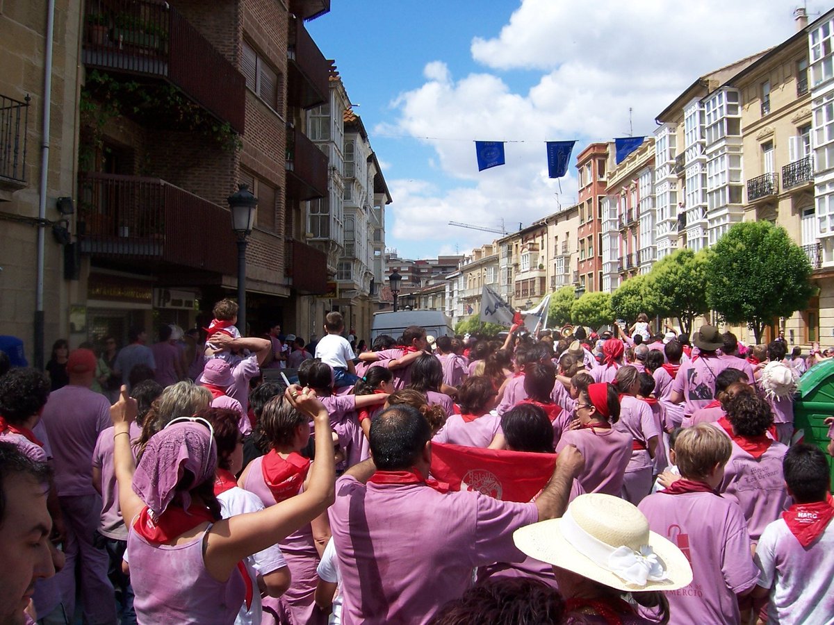 We handpicked a few festivals and events around the globe worth visiting in June:

>>>vehicle-rent.com/en/events-in-j…