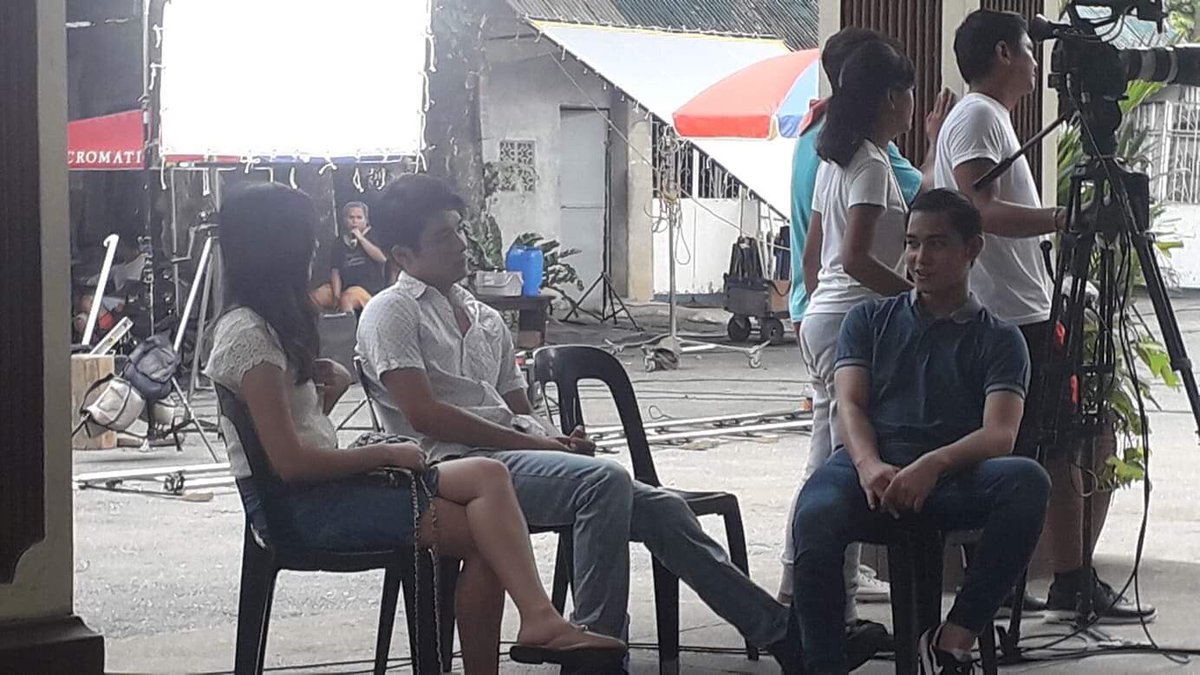 Jcstersupdate's tweet photo. On the set! 🙂
#mmk #lasttapingday
Ctto: 💙 https://t.co/9cZlWWdtPc