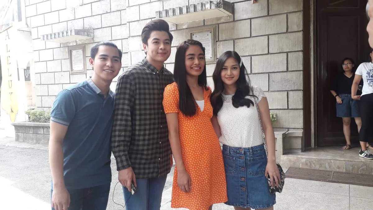 Jcstersupdate's tweet photo. On the set! 🙂
#mmk #lasttapingday
Ctto: 💙 https://t.co/9cZlWWdtPc