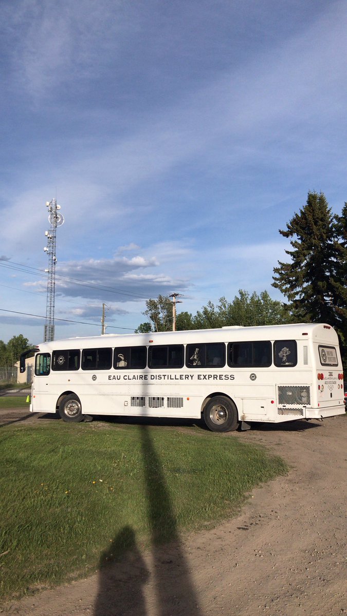 EauClaireCraft's tweet photo. The Farm Dinner Series has officially begun and what a beautiful night for it! #shareeauclaire #yyc https://t.co/xQjFP0plce