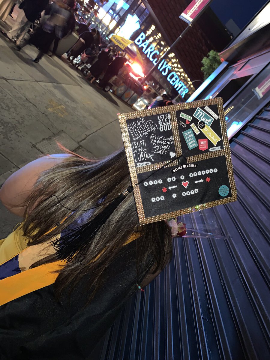 EmyrisEve's tweet image. I did it guys💖 #collegegrad #ClassOf2019 #computersystems #WomenInSTEM