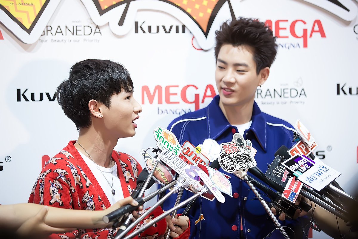 Jetaime_xx4's tweet photo. กัน: เพราะว่าเราสนิทกันมากด้วยแหละครับ เวลาไปไหนก็ไปด้วยกัน คนก็เลยมองว่าเราเป็นแฟนกันหรือเปล่า แต่ว่าเราเป็นคนที่สนิทกันมากๆครับ

me / เกาหัวแกร็กๆ 🤪  #ออฟกัน https://t.co/pJOtn5Zzh9