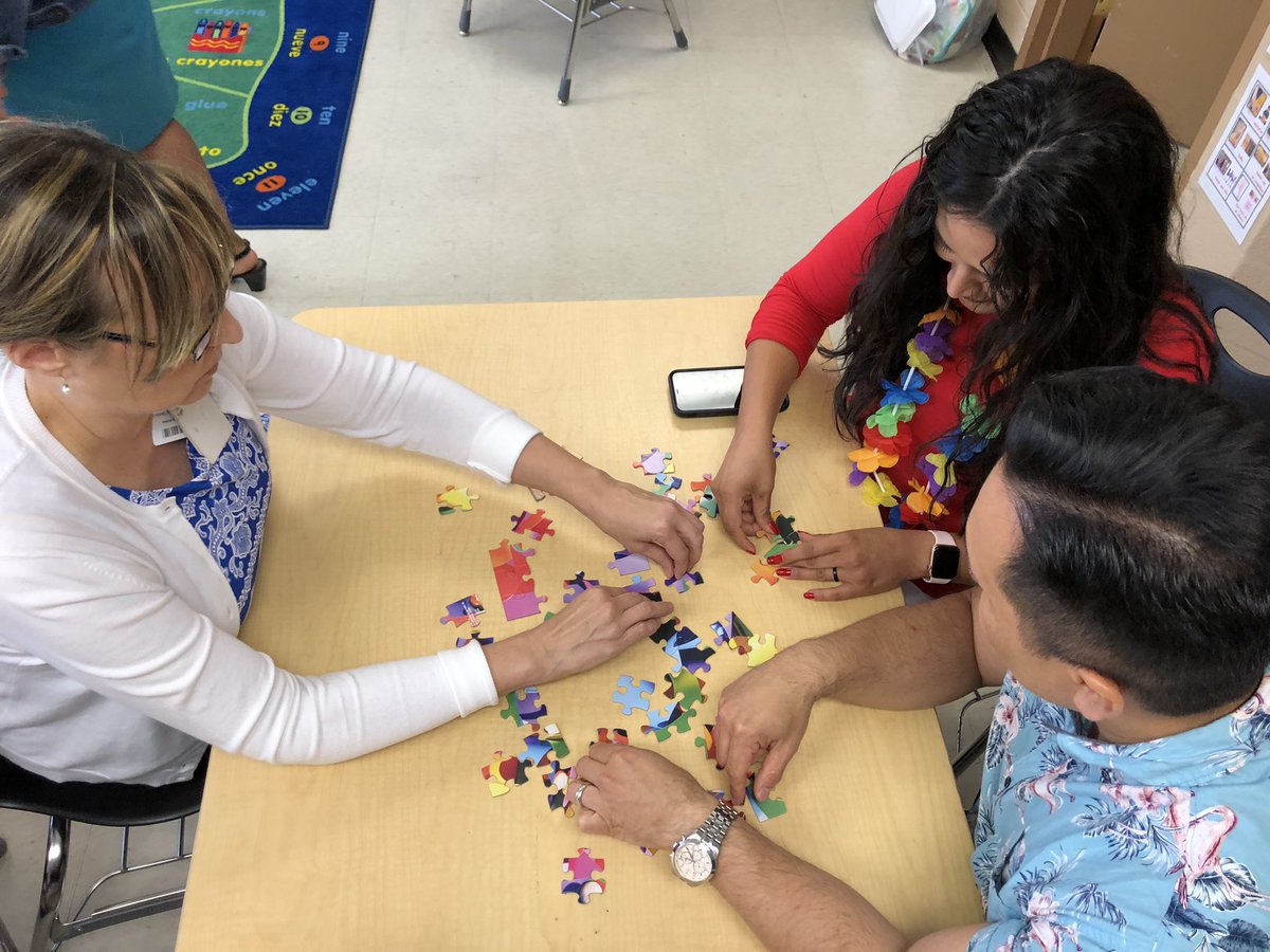 milihenriquez's tweet photo. 😍My team is everything! We spent quality time together today at #HELC to close a very busy year. I’m honored to have you all in my team!!! You are the BEST #TDS EVER! #rockstarteam #♥️💙☂️💁🏻♀️ #beingbilingualisoursuperpower @ReetaTheWriter @HISD_Curric https://t.co/efRv7QXZp3