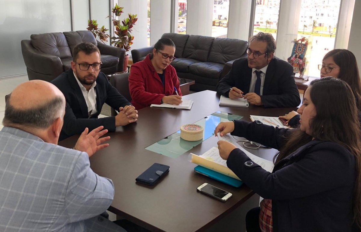 conadisecu's tweet photo. Xavier Torres, presidente del #CONADIS, mantuvo reunión con Michel Deffontaines de #Moveability y con la Dirección de Discapacidades de @Salud_Ec para analizar acuerdos de cooperación internacional orientados a la capacitación en temas vinculados a órtesis y prótesis. https://t.co/0392SnJdMd