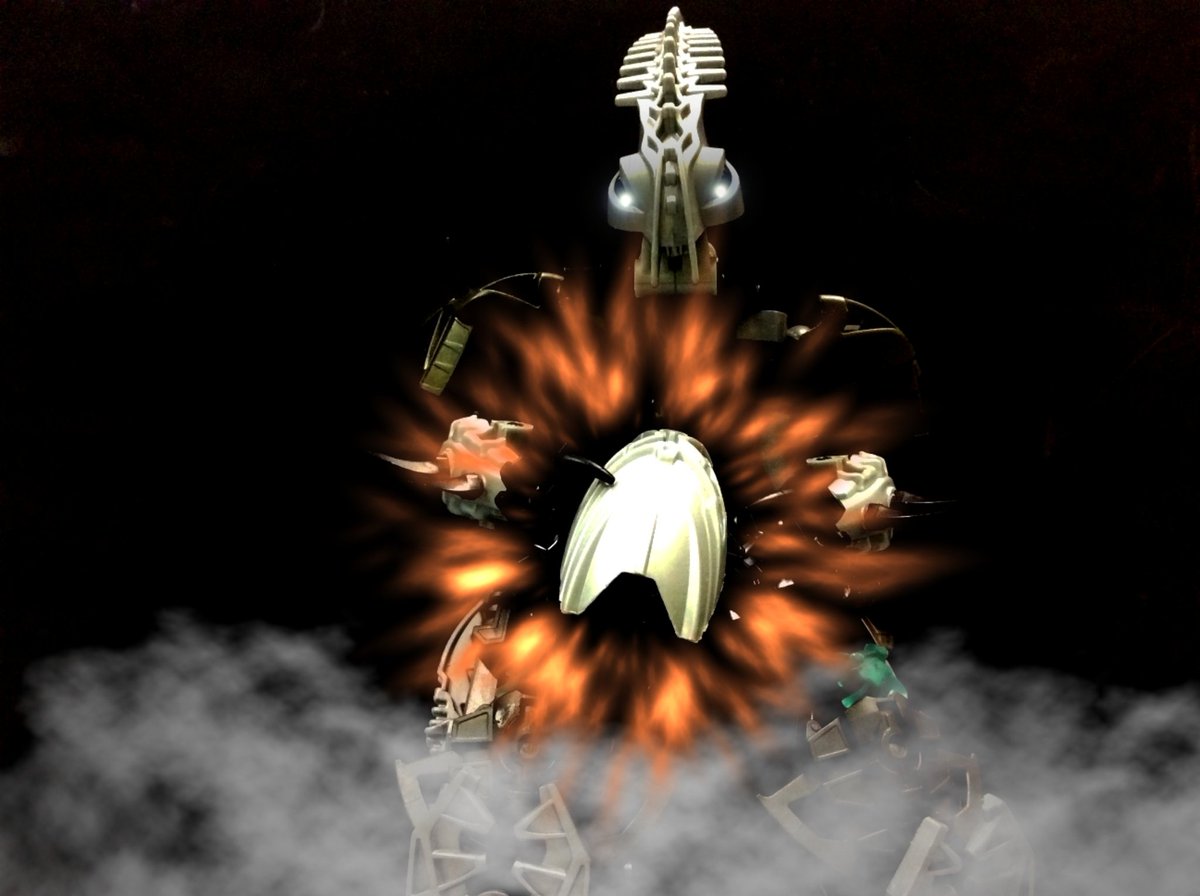 Shelton20_Jack's tweet photo. Which of This Effects fits the most? Picture 1 = Red. Picture 2 = Brightness low. Picture 3 = Brightness High. Or Picture 4 = Lighting bolts behind him. #Lego #Bionicle #AleizterRazer #MaskOfLife https://t.co/1qHkweRZ2Z