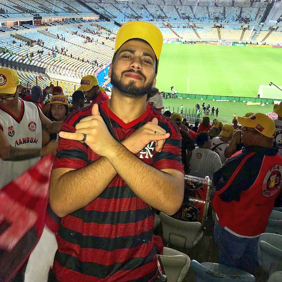 viniccalixto's tweet photo. DANÇA DANÇA!
DANÇA DANÇA DA BUNDINHA!
NO MARACANÃ, GAVIÃO VIROU GALINHA 🤷‍♂️❤🖤🤙 #FLAXCOR https://t.co/2gjYm4cXZc