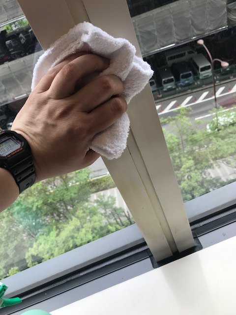 gloops_PR's tweet photo. 本日は社員が社内を清掃する「美化Day」😉

今日は喫煙者の拠り所である喫煙所周辺を掃除しました😁

https://t.co/CGTtzA3DID https://t.co/6OaMyIvTHs