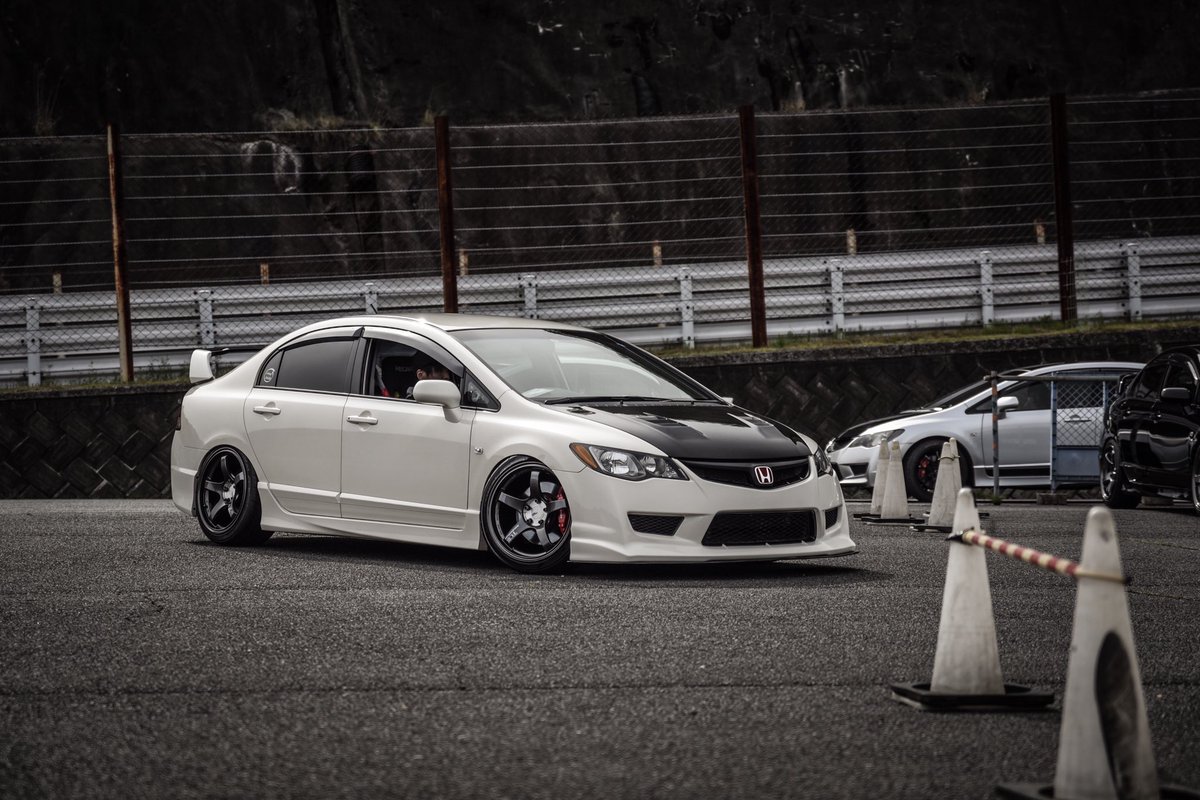 Streetcar_honda's tweet photo. #honda #civic #fd2 #fd2r #typer #mugen #mugen無限power #mugenpower #feels #carbon #k20a #vtec #jdm #jdmjapan #jdmgram #kseries #kseriesonly #stance #advanwheels #advanracing #advan #tciii #brembo #hondanation #hondaracing #championshipwhite #japan
•
•
•
Cr. 🚗 : @FD2_1001 https://t.co/igoMl4b79i