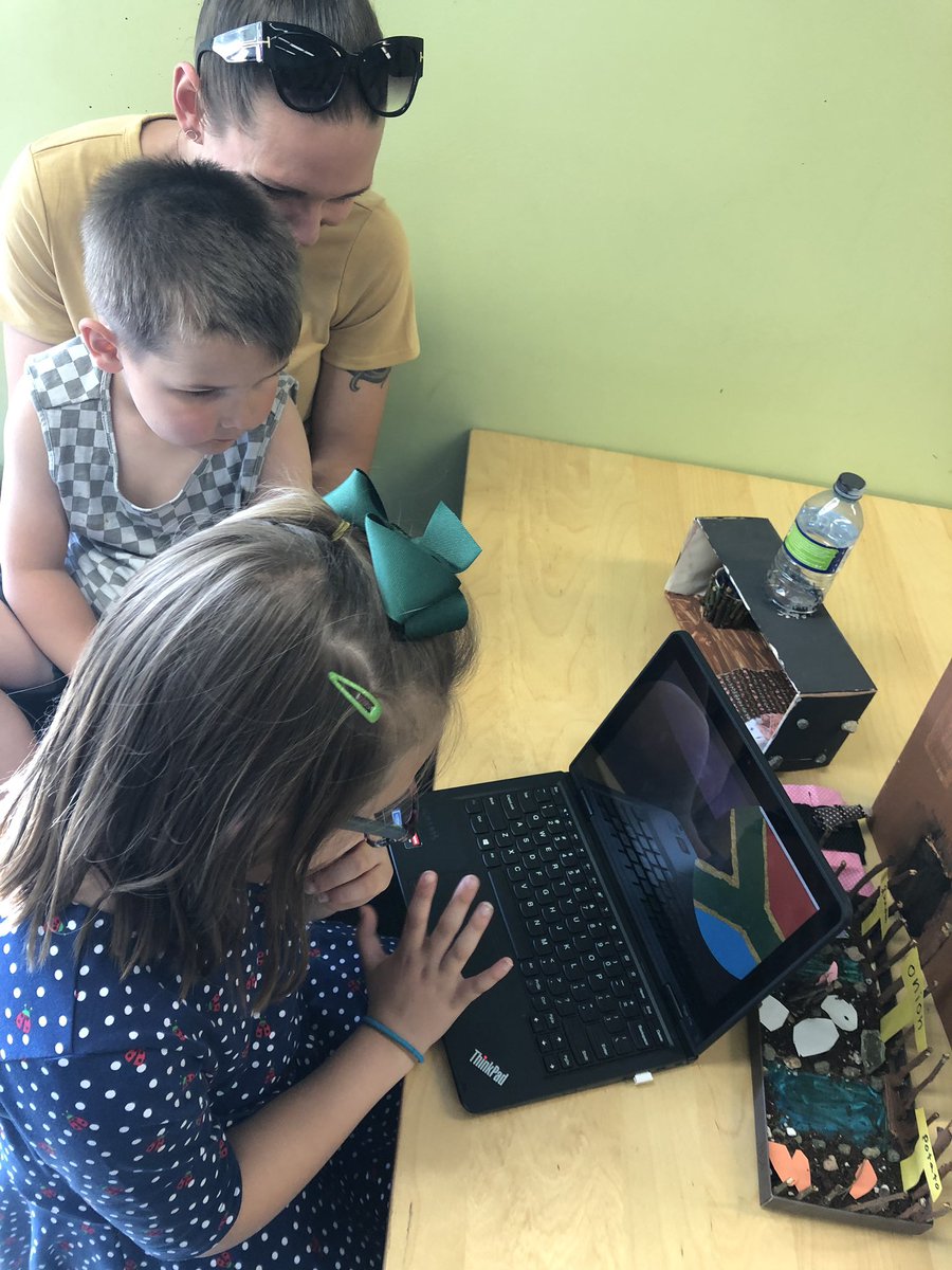 AGCS_01's tweet photo. #FirstGrade rocked the #STEAM Fair! S’s designed gardens for township communities in #SouthAfrica both through diorama &amp; #MinecraftEdu followed by a @Sway or #PowerPoint. S’s also made South African food! Way to go! #MIEExpert GirlsInSTEM @rentonprep @em_chant https://t.co/BSEAE0worr